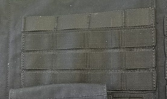 TecSys 2.0 Molleband auf einer taktischen Weste vernäht – flexible Anbringung von Equipment